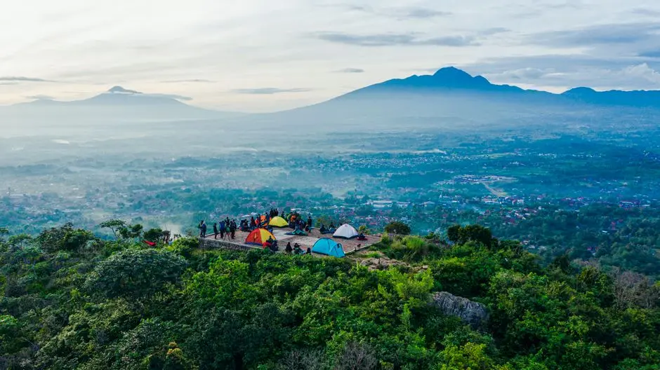 Liburan Keluarga Hemat di Pantai Tanjung Aan, Lombok